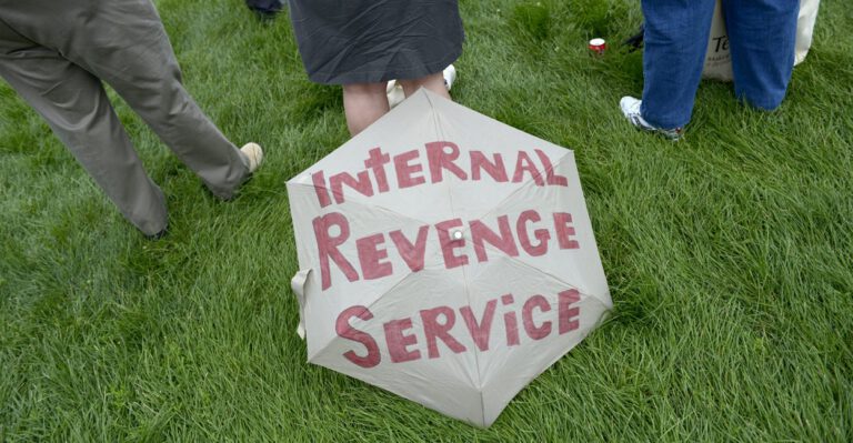 Targeted Tea Party Activists Are Outraged Over ‘Lost’ IRS Emails