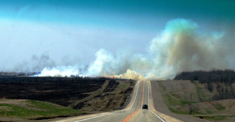 Lawmakers Split Over Busting Budget Cap to Fight Wildfires