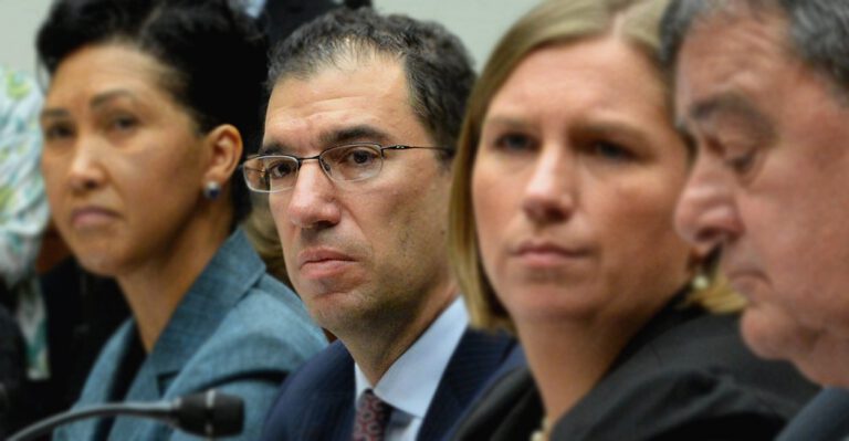 Obamacare Official Gets Ethics Waiver as Former Company Faces Scrutiny