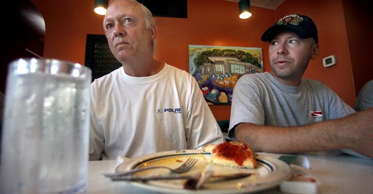 A Little Cafe That Sparked a Big Minimum Wage Debate