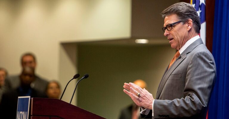 Rick Perry Urges Obama to ‘Eliminate’ Islamist Terrorists in Iraq