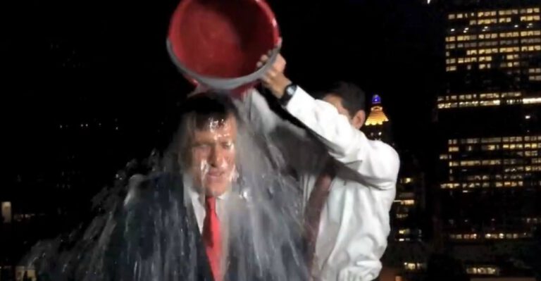 15 Politicos Cool Down With ALS Ice Bucket Challenge