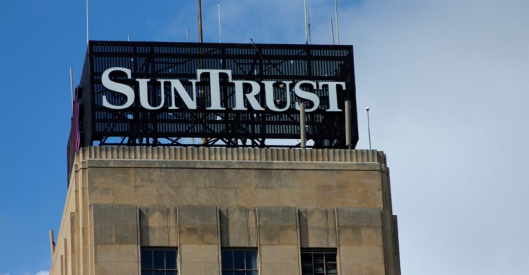 Bank Admits Choking Off 3 Legal Enterprises at Government Behest