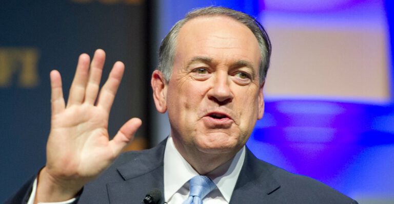 Mike Huckabee: ‘Thank God for Chuck Schumer’ Opposing Iran Deal