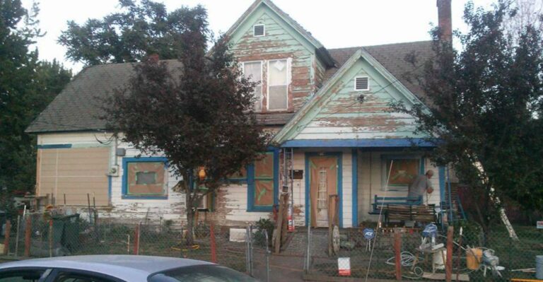 Over 100 Volunteers Rehab Elderly Man’s Home After Hurtful Comments From Teens