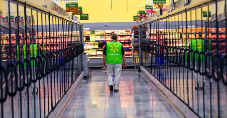 Wal-Mart Reduces Employee Hours Following Wage Increase