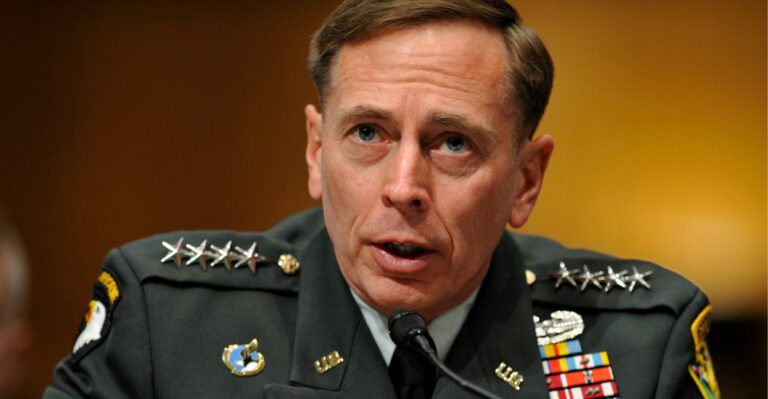 David Petraeus Calls on US to Escalate Military Action in Iraq, Syria
