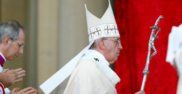 Pope Francis Spends Time With Homeless During Trip to US