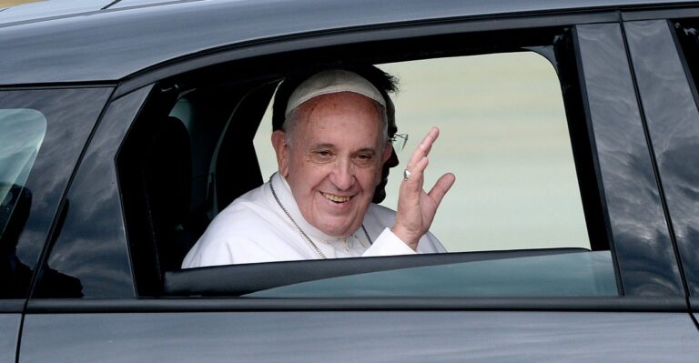 As Pope Francis Visits the US, Here Are 5 Facts About American Catholics
