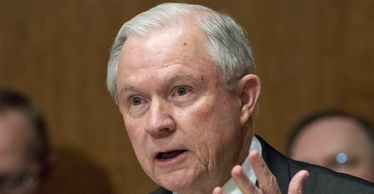 As US Begins to Admit More Syrian Refugees, Senators Seek to Know It’s Safe
