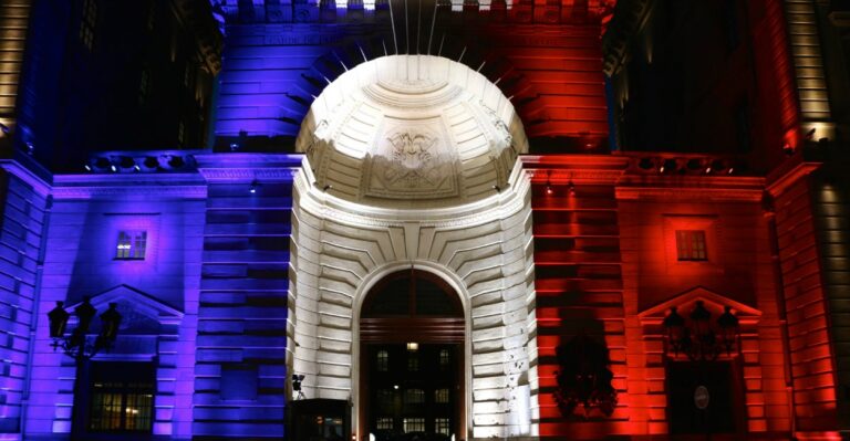 Has the French President’s Call to Arms Against ISIS Fizzled?
