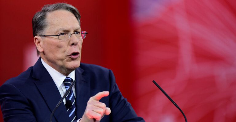 NRA CEO Wayne LaPierre Challenges Obama to One-on-One Debate About Guns