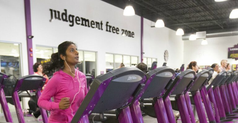 Woman Challenges Gym’s ‘Judgment-Free’ Locker Room Policy for Transgender Fitness Buffs
