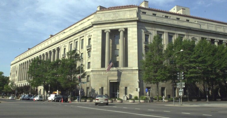Senators Ready Bill to Stop DOJ From Bankrolling Liberal Groups