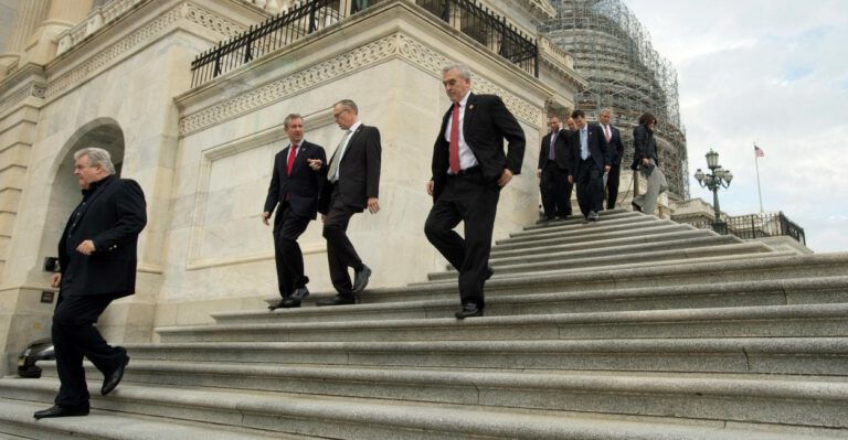 Conservatives Push Leadership to Deny Obama His Last Lame-Duck Session