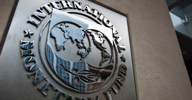 Central Banks Now Selling US Debt at Record Pace