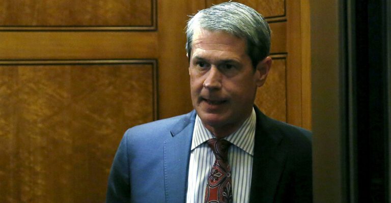 Anti-Establishment Mood Could Spur Revival of Term Limits