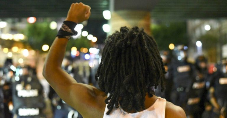 Charlotte Riots Hurt Police-Community Relations, Put Police in More Danger