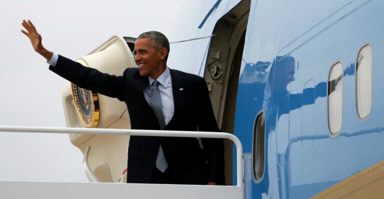 Who Pays for Politicking on Air Force One? Here’s the Formula for How Costs Are Split