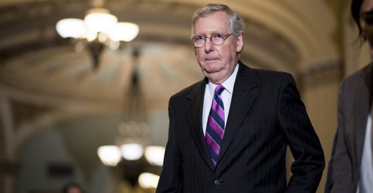 Top Senate Republican Meets With Lobbyists on Spending Plans