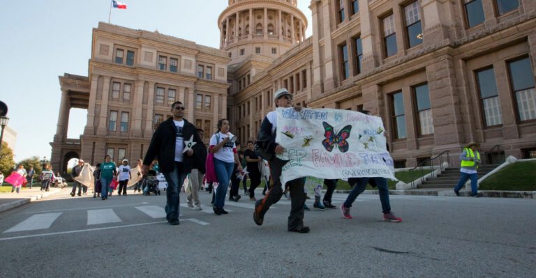 Texas Governor Pledges to Sign Anti-Sanctuary City Bill