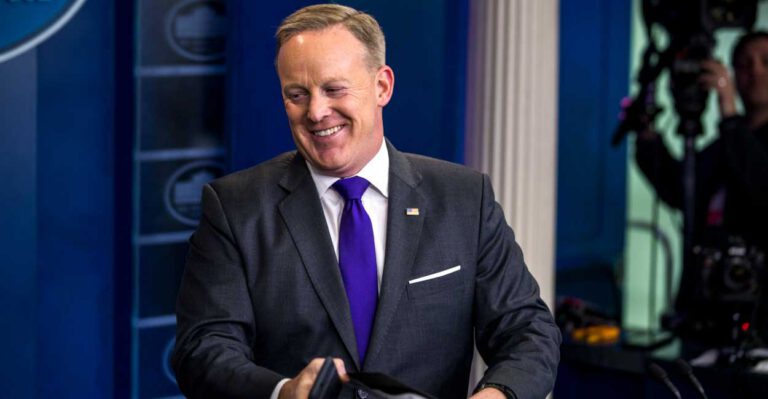 White House Says Trump Won’t Rush Obamacare Replacement