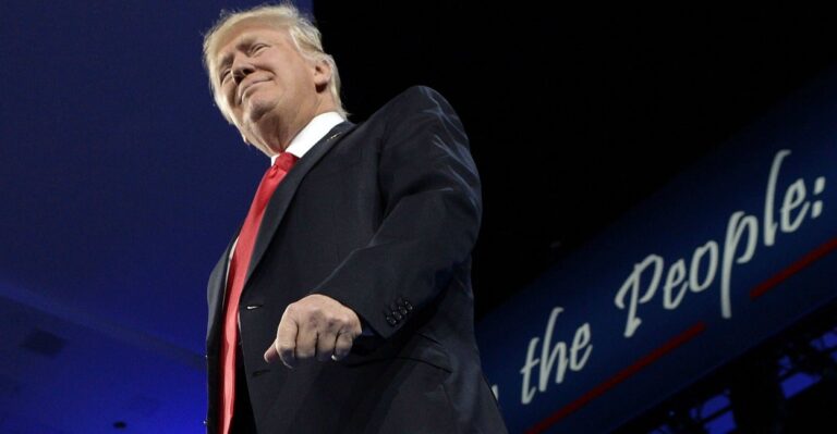 Trump Renews Fight Over ‘Fake News,’ Denounces Anonymous Sourcing