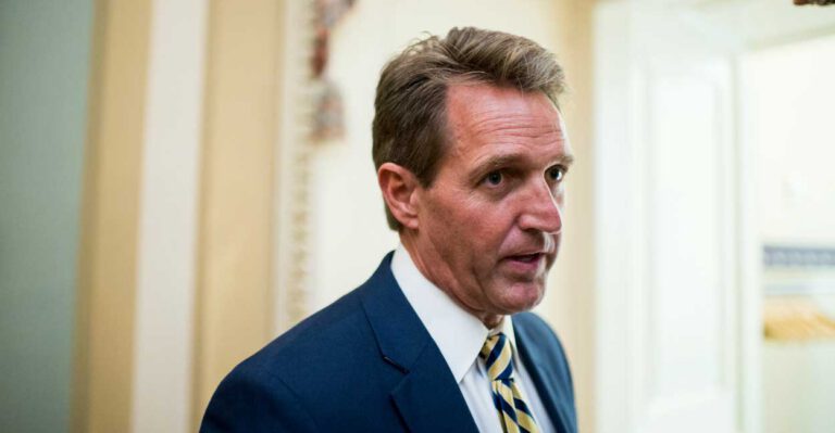 GOP Senators Urge Trump to Veto Bills With Earmarks