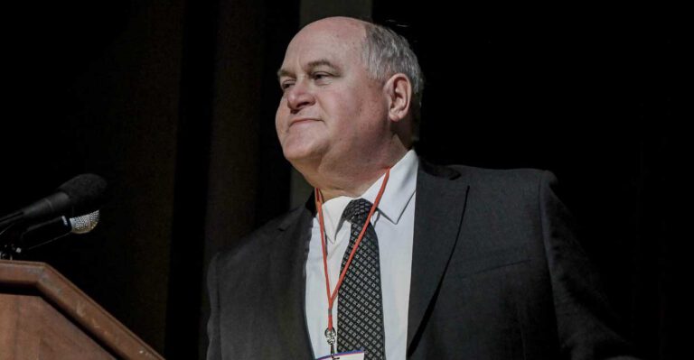 Kansas Republican’s Narrow Win Serves as Warning for GOP