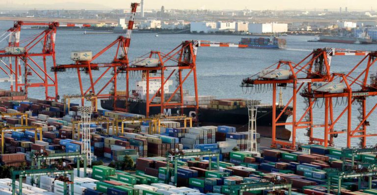 US Falling Behind on Trade, While Japan and EU Thrive