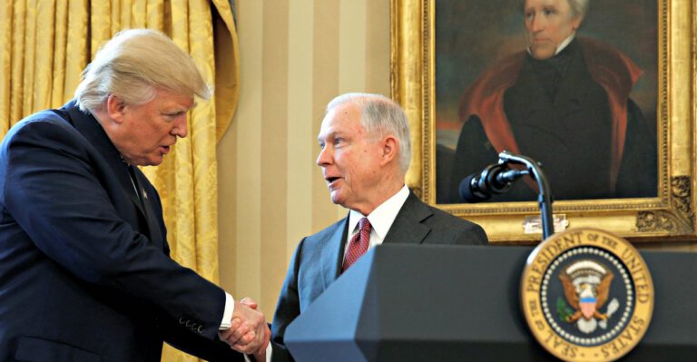 Amid Trump’s Threats, Conservatives Rally Around Sessions