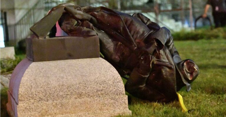 Here Are 8 Monuments That Have Been Attacked Since Charlottesville