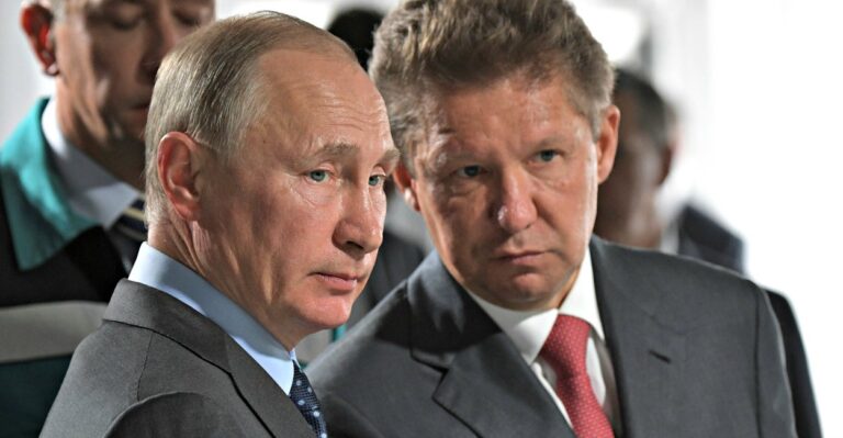 CIA Veteran Sees Russian Connection to 2 Groups Opposing Fracking, Pipelines