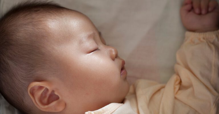 A Mother Who Left China Forever to Keep Her Child Alive