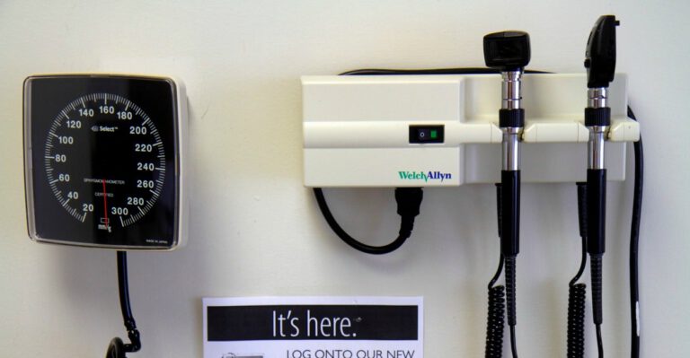 Podcast: A Doctor Explains How to Lower Health Care Costs