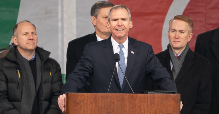 ‘We All Agree … Every Life Is Sacred’: Bipartisan Group of Lawmakers Speaks at March for Life