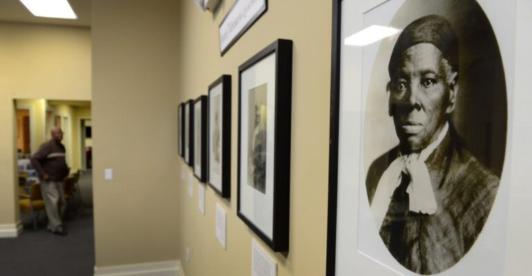 Harriet Tubman Mural Stops Onlookers in Their Tracks
