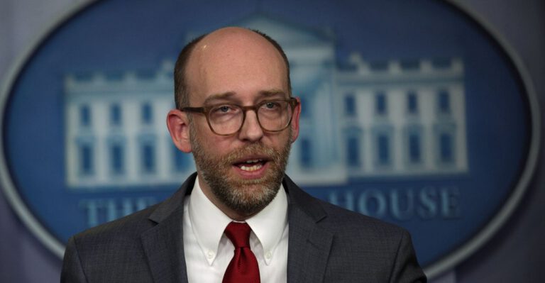 Budget Chief Prescribes Less Government Spending as Key to Draining Swamp