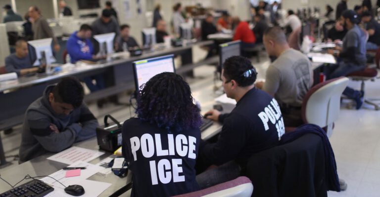 House Democrats Ask DHS to ‘Release as Many Immigrants as Possible From Detention’