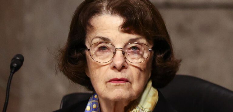 Sen. Dianne Feinstein, Who Pushed for Nationwide Mask Mandate, Seen Maskless in Public