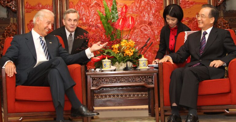 China Divesting From US Public Debt