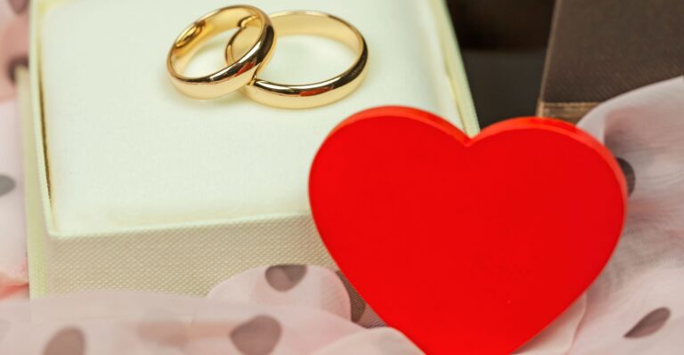 Shift in Marital Trends Is Reflected in Valentine’s Day Celebrations
