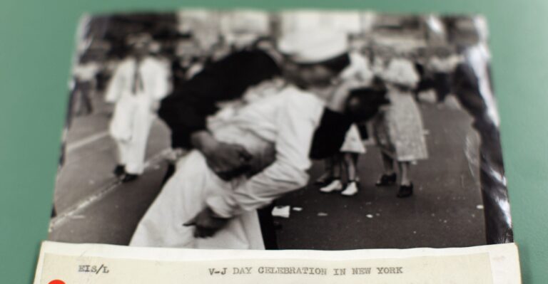 Attempt to Ban Iconic V-J Day Photo at VA Underscores the Left’s Hypocrisy