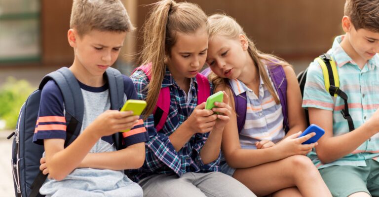 Parents, Teachers, Lawmakers Must Unite to Untether Kids From Smartphones in Classrooms