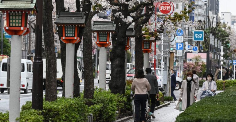 Japan’s Population Implosion Is an Economic Time Bomb
