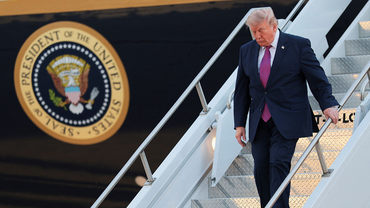 Trump: Iran Blockade Reinstated, US to Charge 20% on Strait of Hormuz Cargo