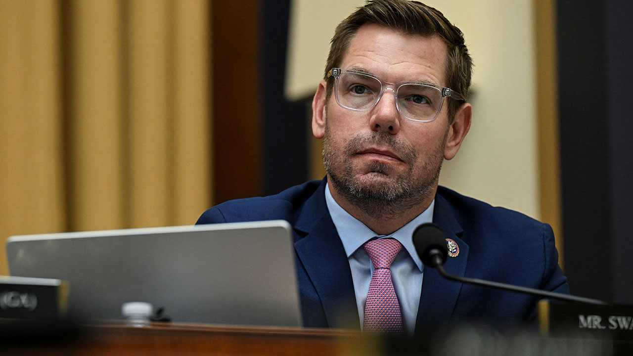 FBI Raids Democrat Swalwell’s Home in Sexual-Misconduct Investigation, Source Says