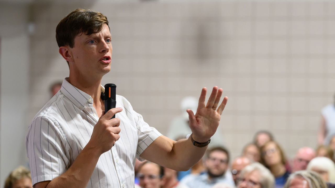 Iowa Democrat Wants Distance From His Own Party. His Record Won’t Let Him 