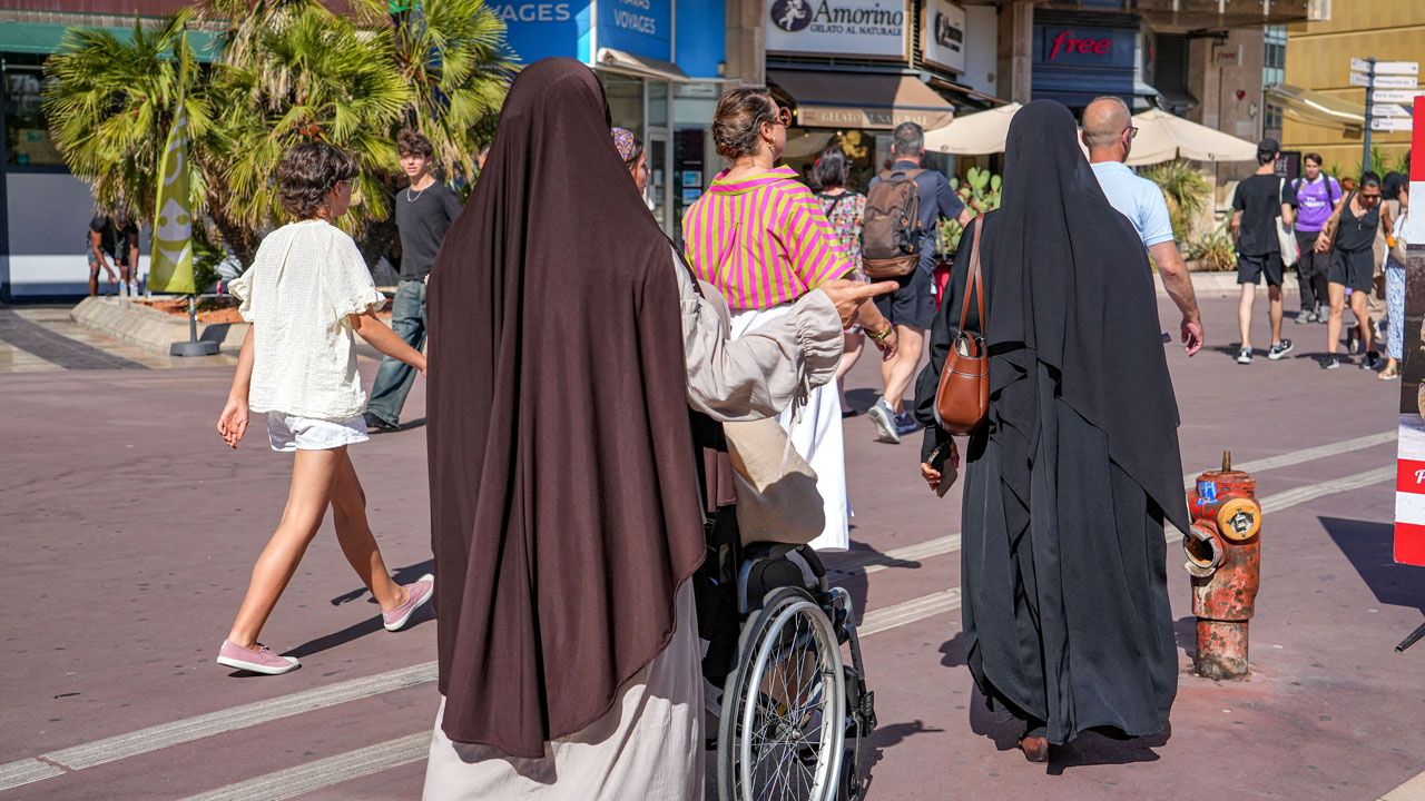 France Cracks Down on Abuse of Women with Bold Ads Targeting Muslim Migrant Communities