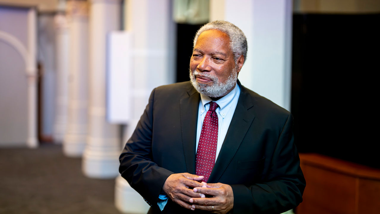 Smithsonian Secretary Lonnie Bunch to Step Down